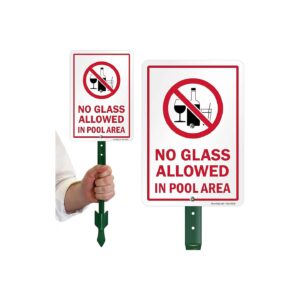 No Glass Allowed in Pool Yard Warning