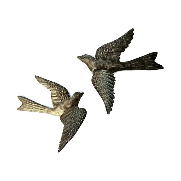 Spring Home Decor Set of 2 Metal Birds with 3D Metal Wings